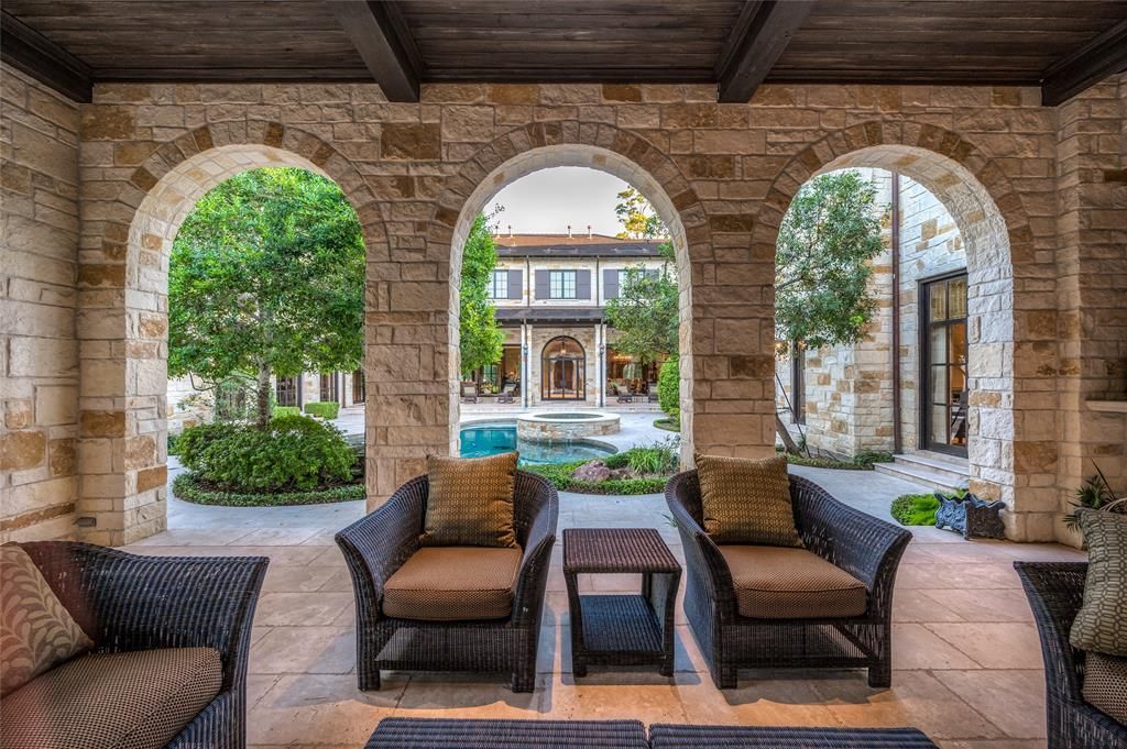 Elby martins refined classic design showpiece in houston priced at 11. 5 million 44