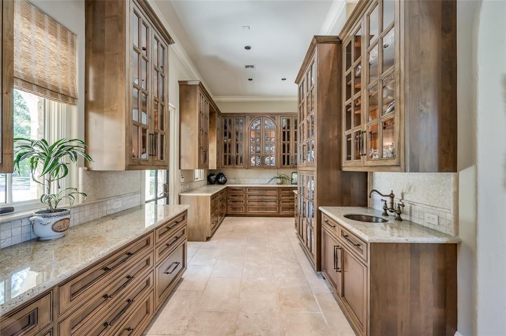 Elby martins refined classic design showpiece in houston priced at 11. 5 million 8