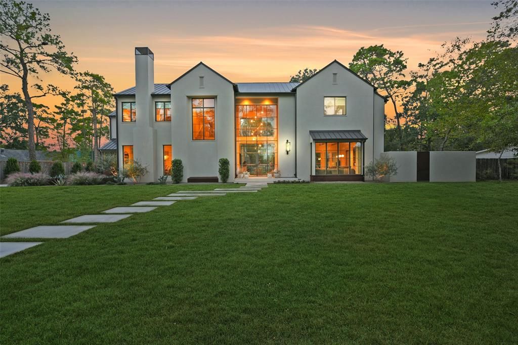 Exceptional Craftsmanship: Award-Winning Recent Construction by Thompson Custom Homes in Houston, Priced at $6.1 Million