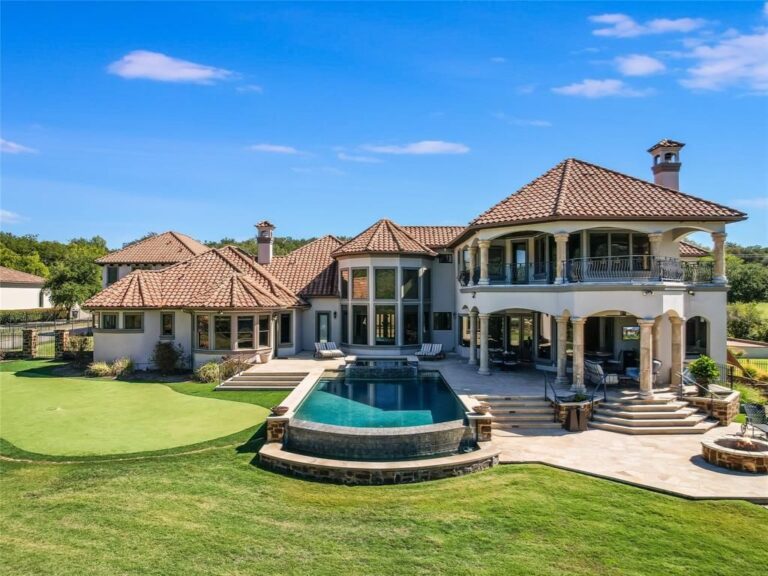 Exquisite Lake Austin Retreat: Seamlessly Blending Opulence and Outdoor Splendor Offered at $7.9 Million