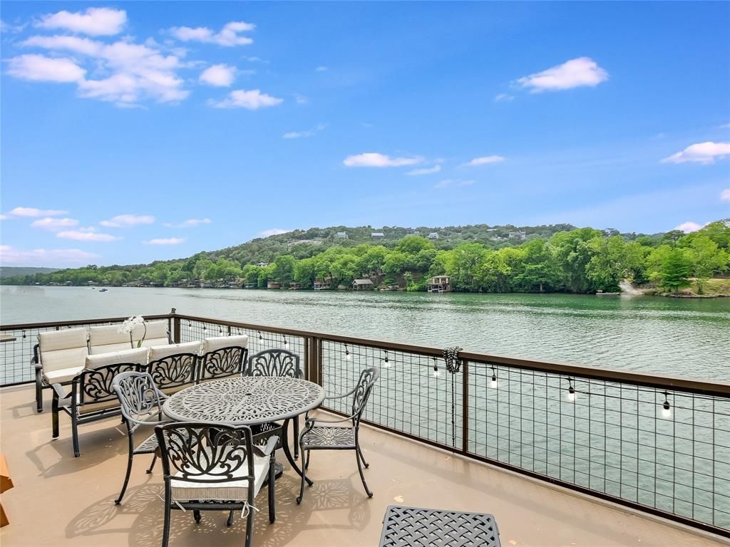 Exquisite lake austin retreat seamlessly blending opulence and outdoor splendor offered at 7. 9 million 30