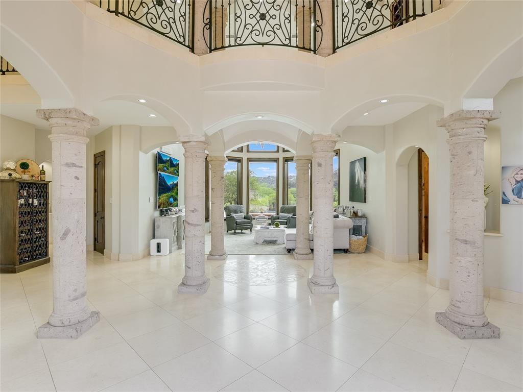 Exquisite lake austin retreat seamlessly blending opulence and outdoor splendor offered at 7. 9 million 5