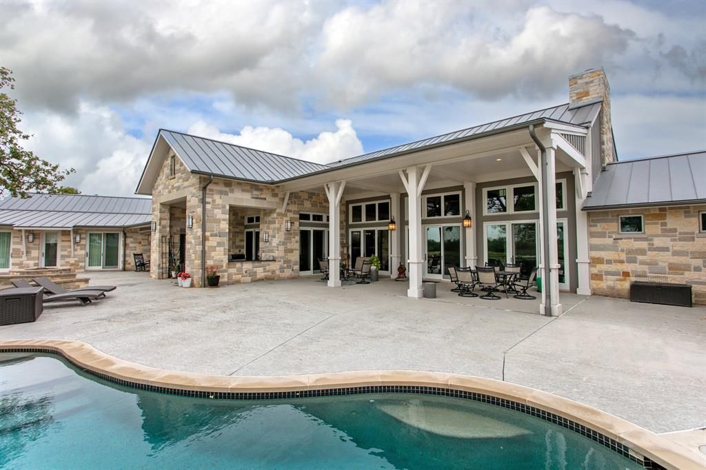Gorgeous custom home with 175 acres and pond in smithville for 6. 4 million 37
