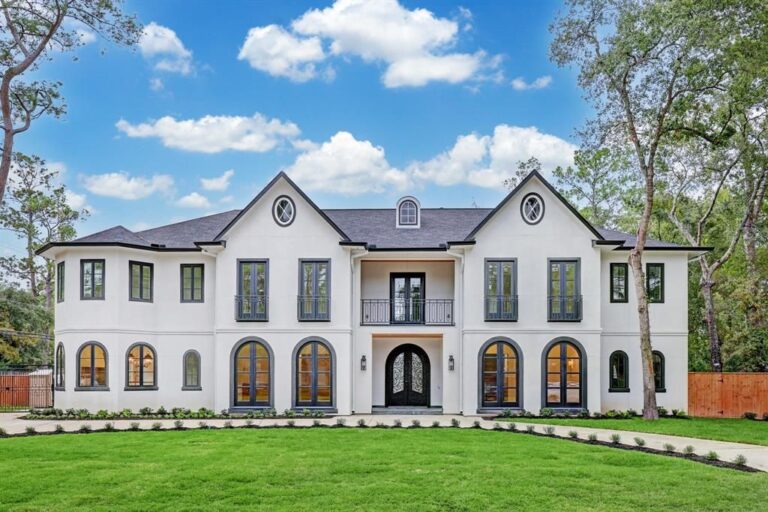 Houston’s Ultimate Retreat: Newly Constructed Estate Balances Entertainment and Comfort, Listed at $4,499,950