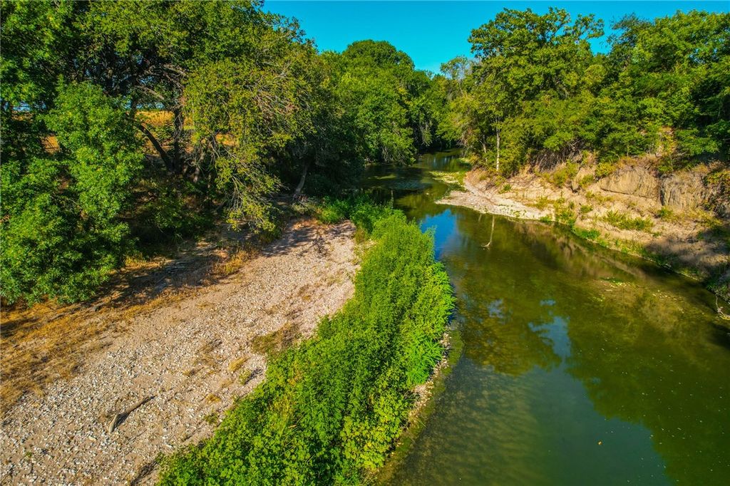 Magnificent leon river ranch in temple a tapestry of endless opportunities at 13. 5 million 7