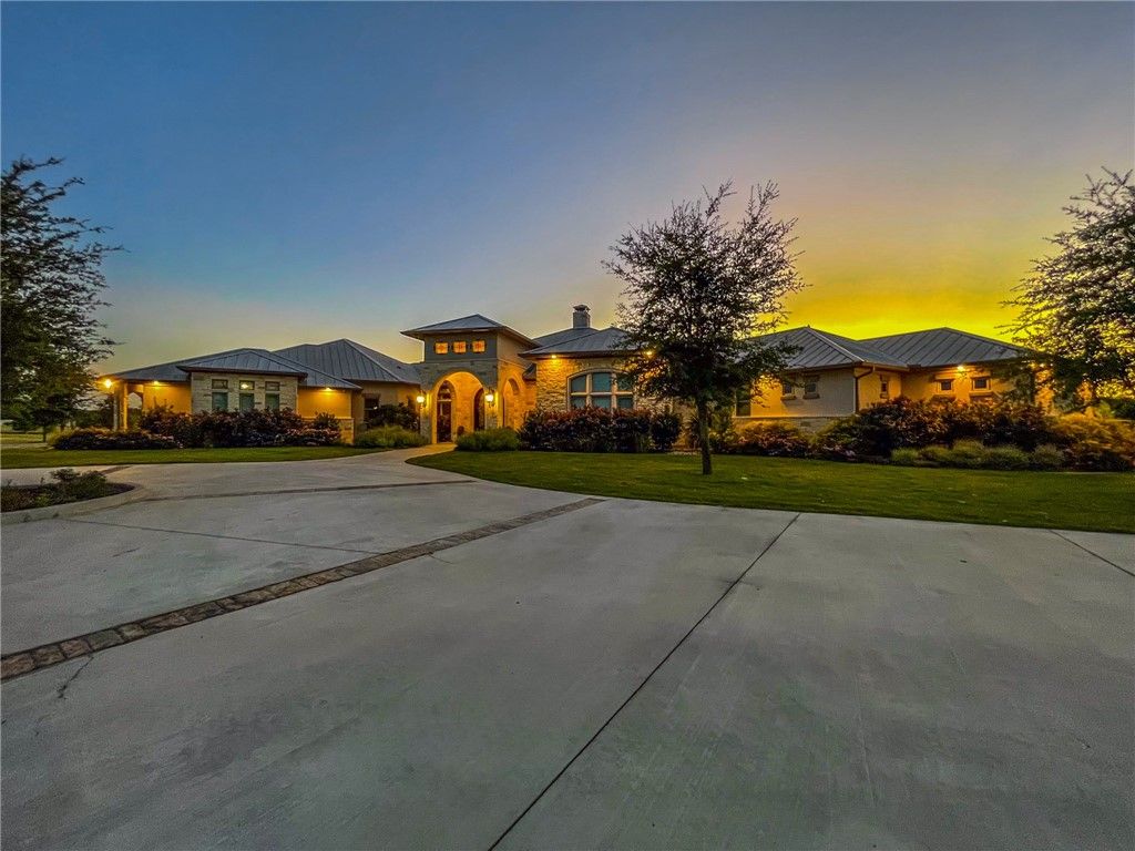 Magnificent leon river ranch in temple a tapestry of endless opportunities at 13. 5 million 70