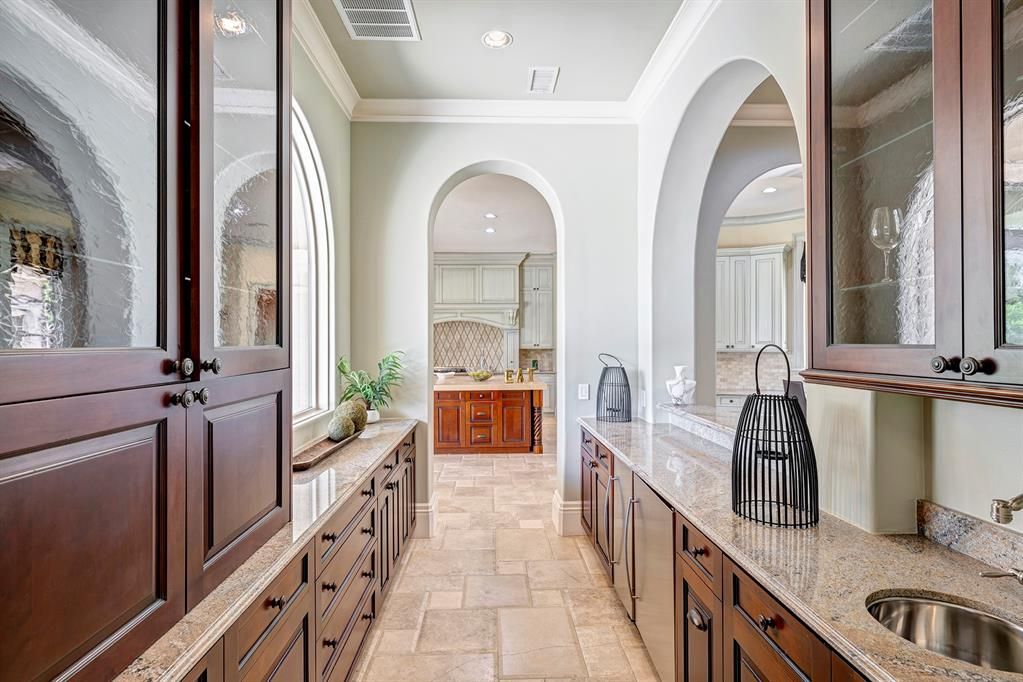 Northern italian elegance houston residence with spectacular architecture listed at 2. 875 million 13