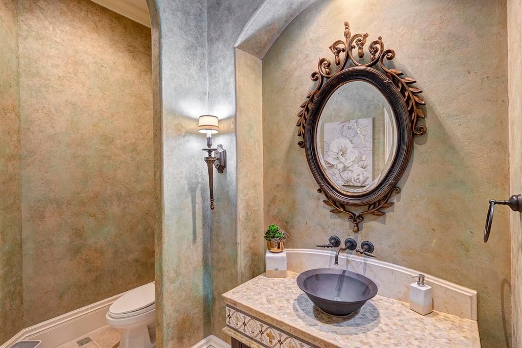 Northern italian elegance houston residence with spectacular architecture listed at 2. 875 million 22