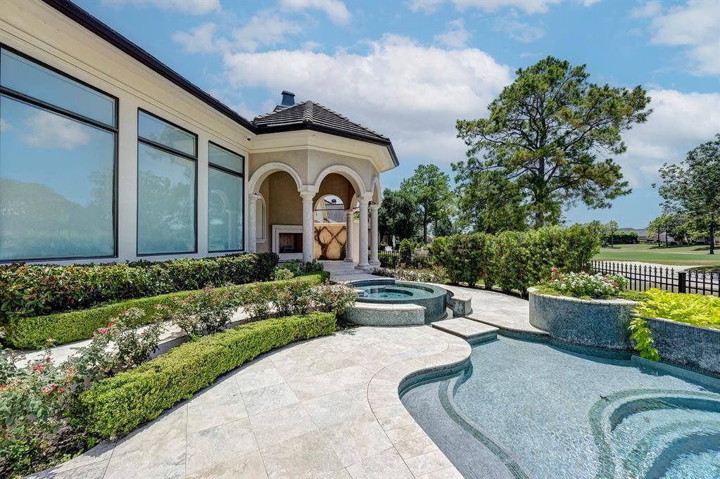 Northern italian elegance houston residence with spectacular architecture listed at 2. 875 million 47