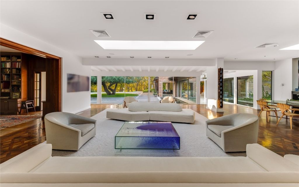 Renovated midcentury masterpiece by architect bill booziotis hits the market in dallas at 8. 1 million 11