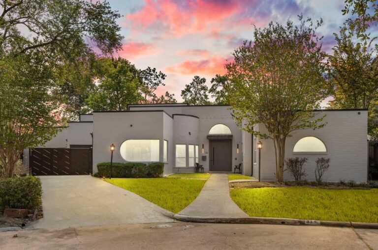 Stunning Houston Home with Luxury Upgrades, Listed at $1.995 Million