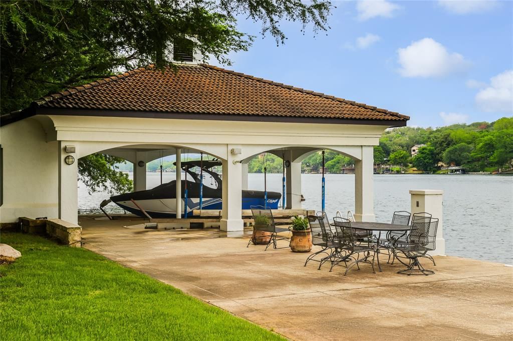 Stunning lake austin waterfront home with resort worthy amenities priced at 18885000 26