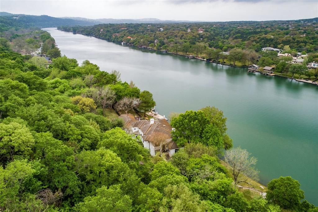 Stunning lake austin waterfront home with resort worthy amenities priced at 18885000 35
