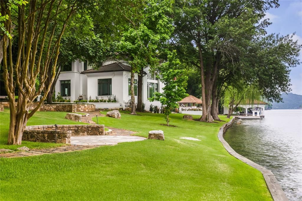 Stunning lake austin waterfront home with resort worthy amenities priced at 18885000 7