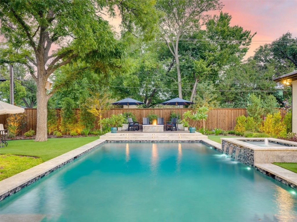 Twin oaks homes unveils a spectacular contemporary residence in dallas listed at 3. 975 million 34
