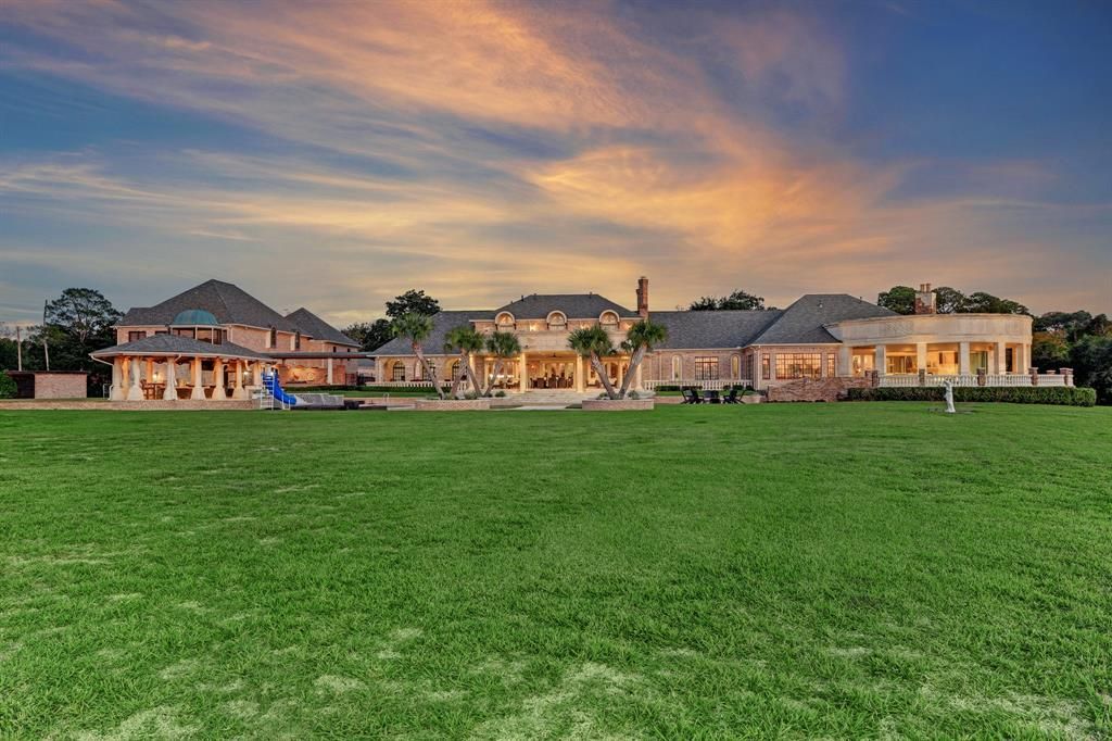 Unparalleled waterfront estate in seabrook hits the market at 7. 99 million 40