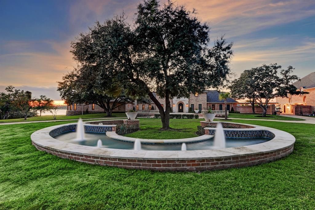 Unparalleled waterfront estate in seabrook hits the market at 7. 99 million 41