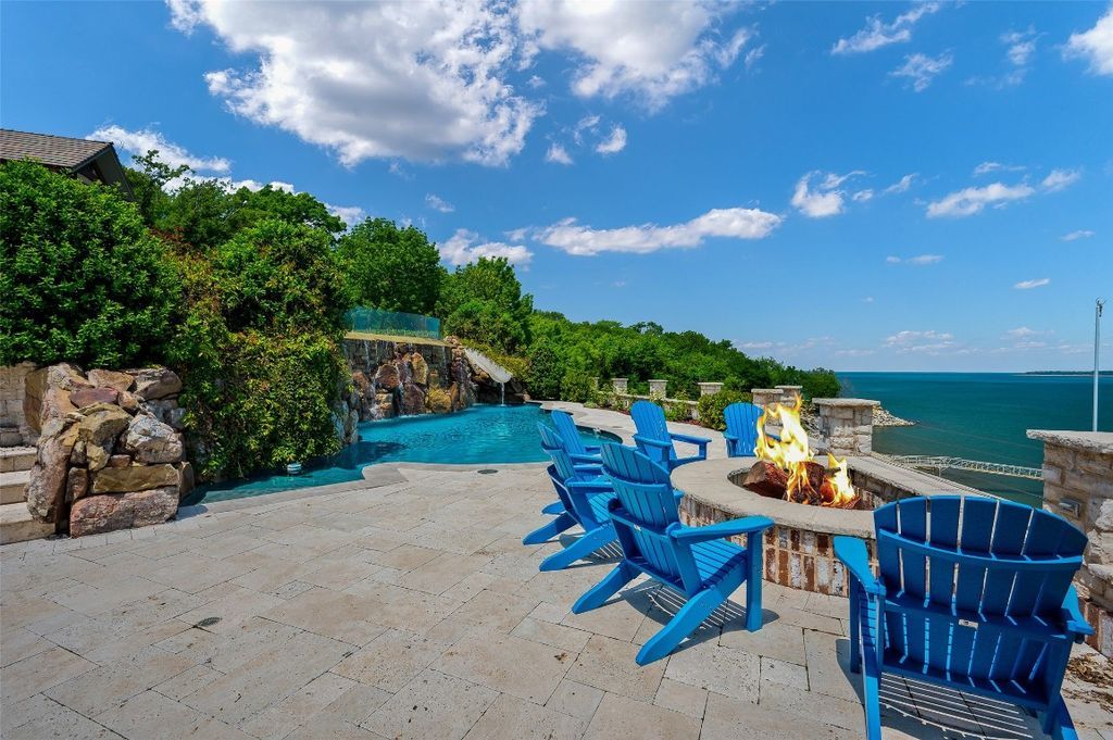 A captivating lakefront estate with infinity pool helipad and unmatched views listed at 10. 9 million 40