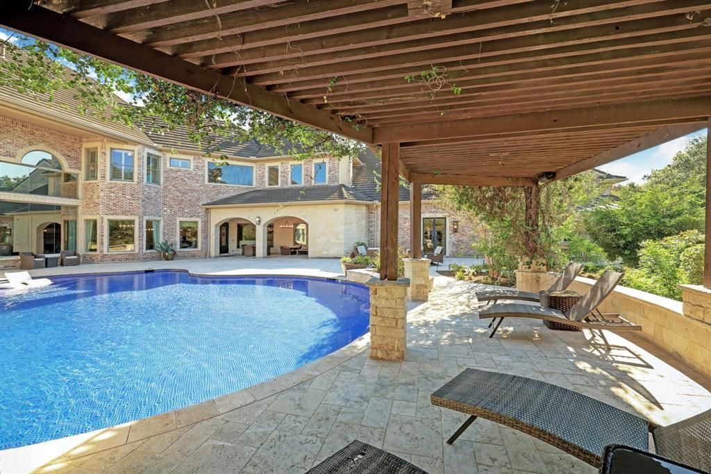 Acreage lifestyle meets city convenience in fresnos exquisite home listed at 3. 499 million 37