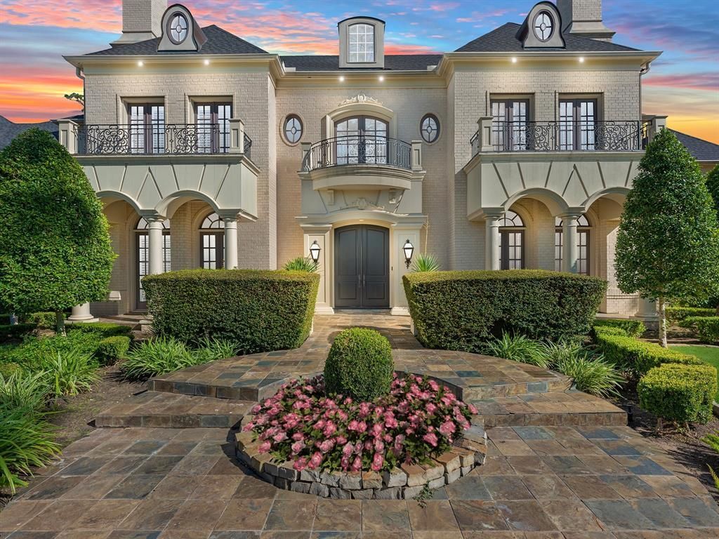 Captivating houston estate an entertainers dream at 4599900 2