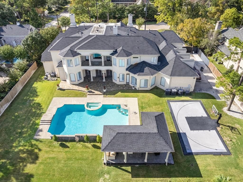 Captivating houston estate an entertainers dream at 4599900 45