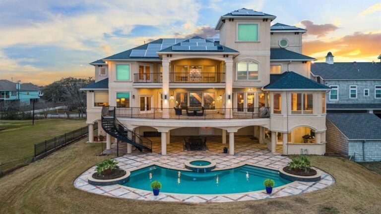 Casa Bahia: Masterfully Curated Waterfront Oasis with Panoramic Views of Galveston Bay Asking for $3.926 Million