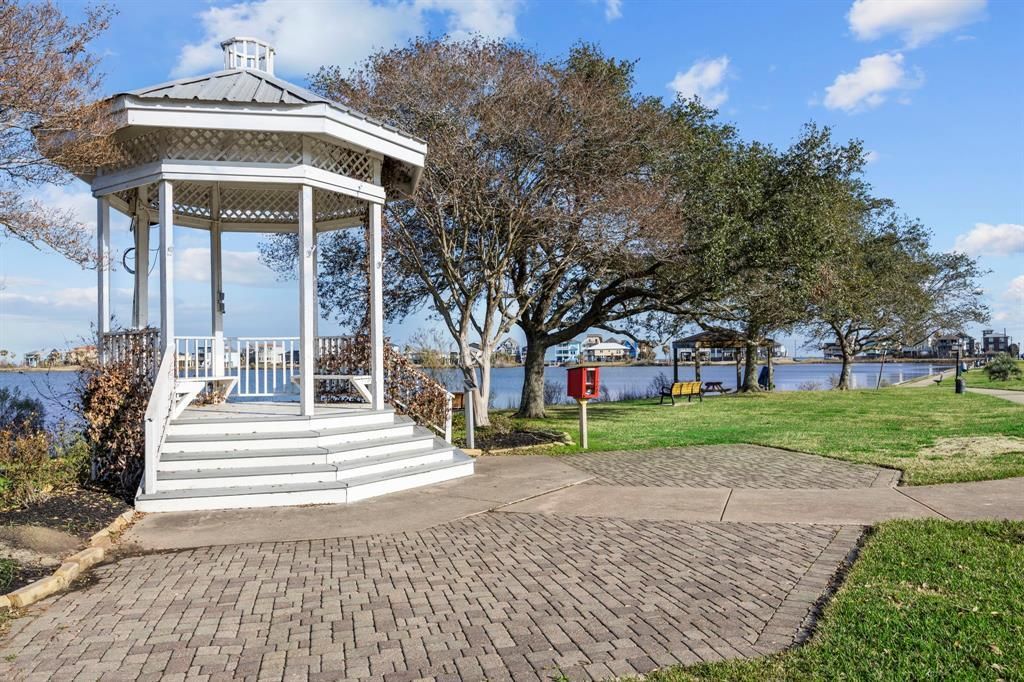 Casa bahia masterfully curated waterfront oasis with panoramic views of galveston bay asking for 3. 926 million 37