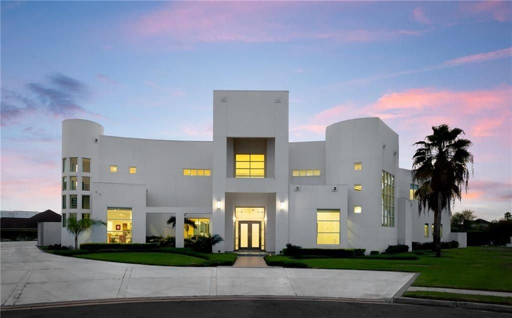 Contemporary splendor impeccably maintained home with exquisite amenities in mcallen priced at 2. 6 million 4