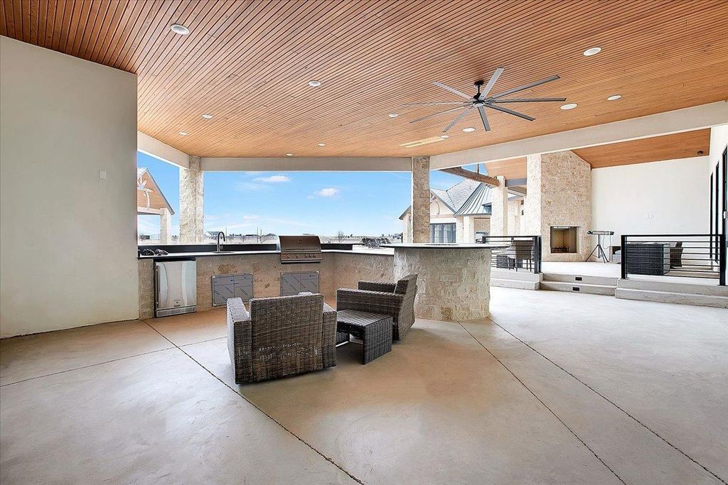 Exceptional home with the finest west texas sunset views offered at 2. 5 million 45
