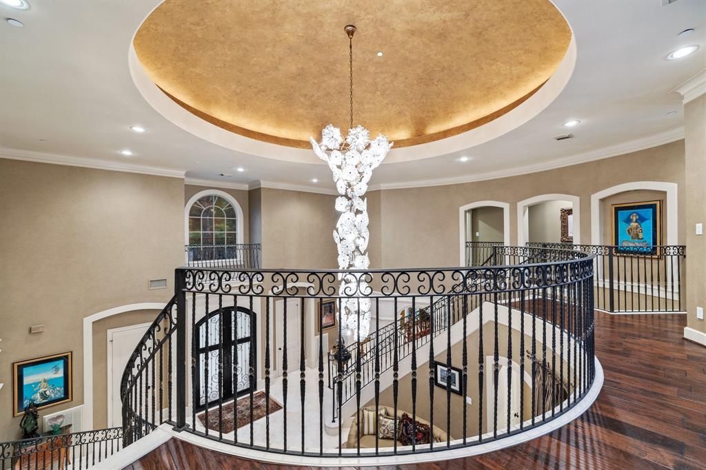Houstons opulent retreat a sanctuary of modern comforts and elegant luxury seeks 3. 15 million 16