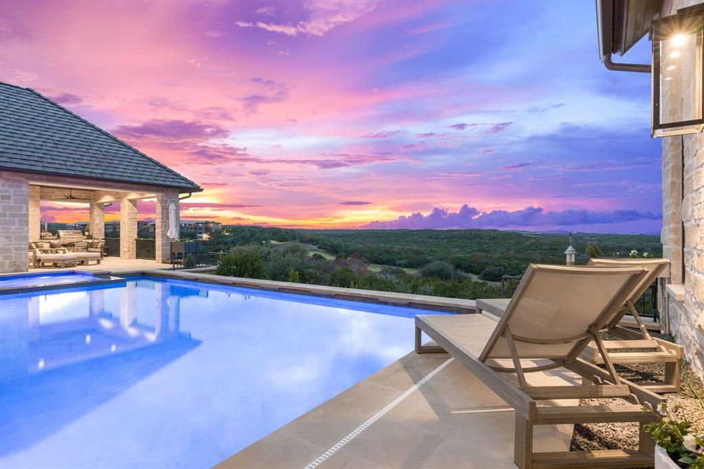 Luxurious amarra estate with panoramic views in austin asking for 5995 million 2