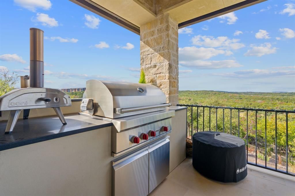Luxurious amarra estate with panoramic views in austin asking for 5995 million 33