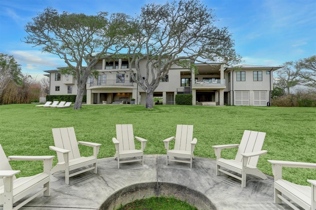 Gorgeous waterfront oasis seabrooks family compound hits the market at 4. 345 million 38