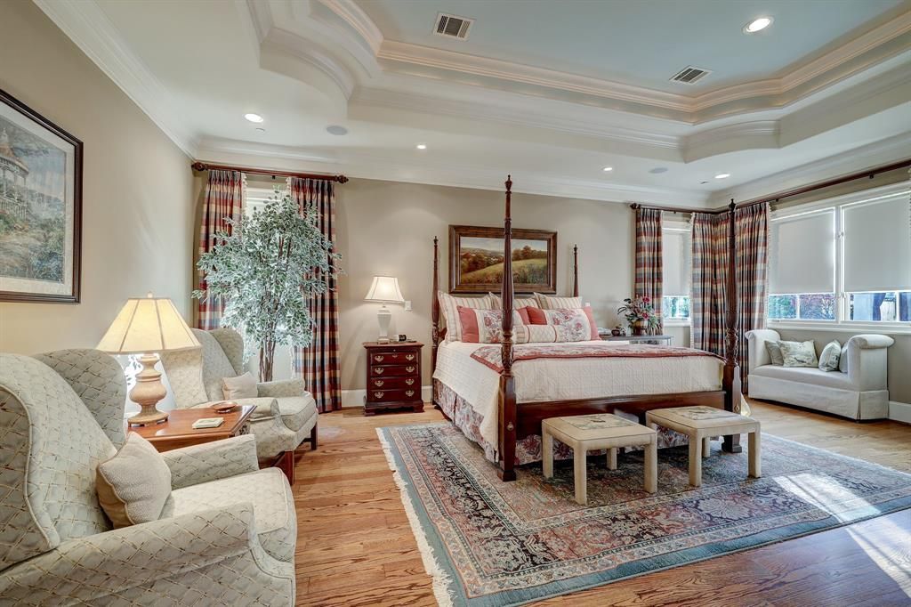 Stunning houston home with abundant amenities priced at 2. 45 million 25