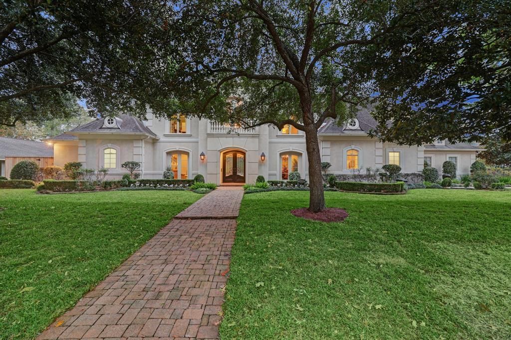 Stunning houston home with abundant amenities priced at 2. 45 million 5