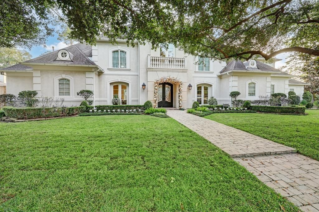 Stunning houston home with abundant amenities priced at 2. 45 million 7
