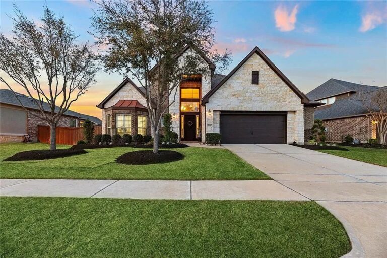 Ravenna Gem in Cypress! Open Concept, Pool, Gameroom & More – $830,000