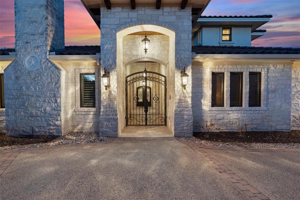 A luxurious gated estate at hurst creek offered at 2. 575 million 7