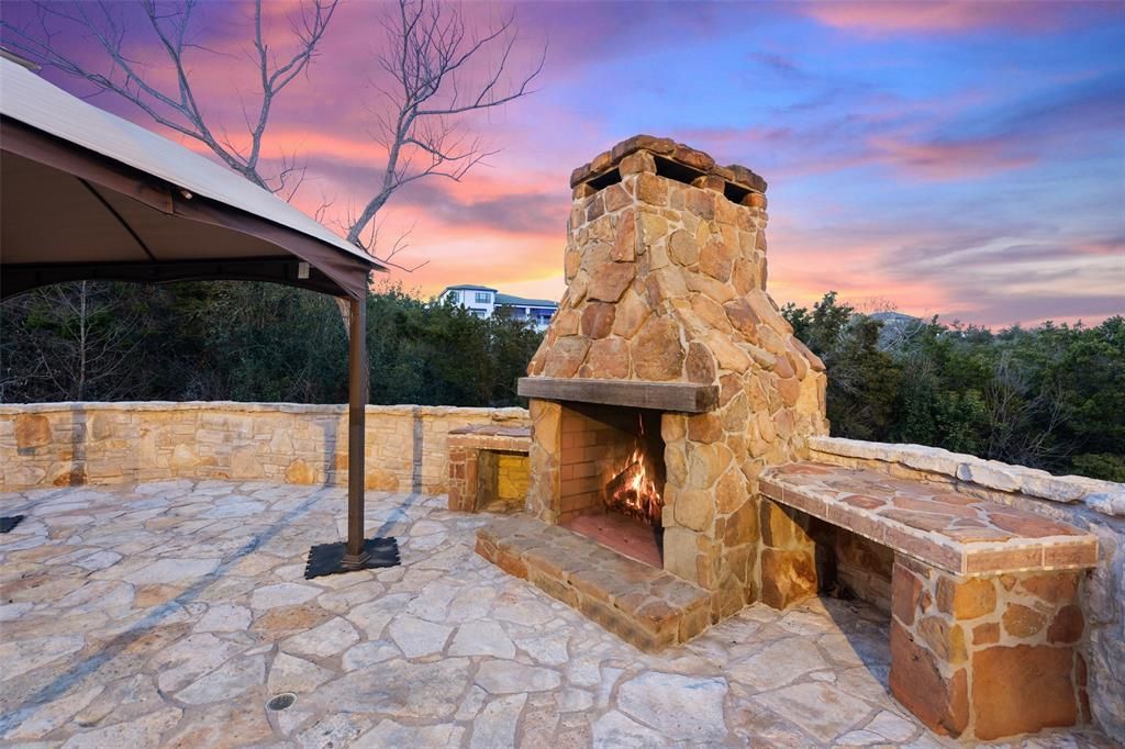 Exclusive luxury a retreat in seven oaks offered at 3. 195 million 33
