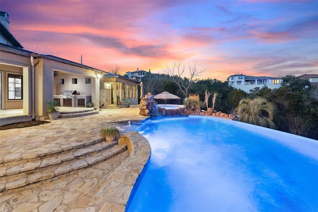 Exclusive luxury a retreat in seven oaks offered at 3. 195 million 37
