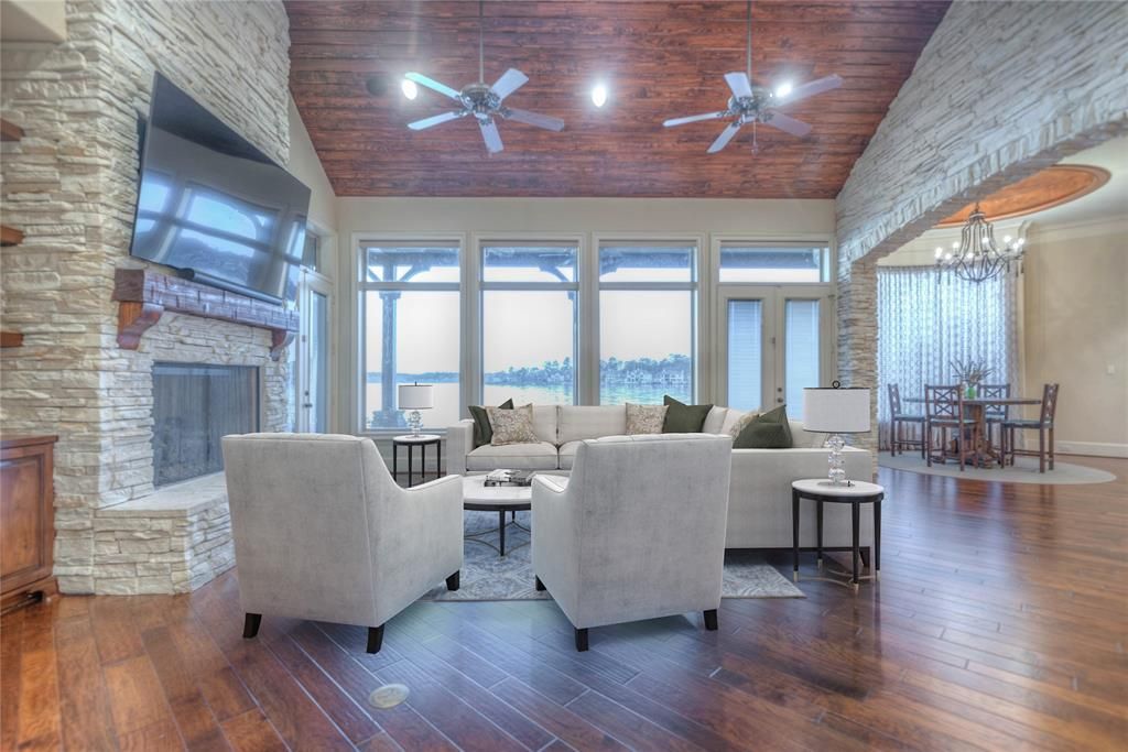Lake conroe retreat custom home in gated island at bentwater for 2 22