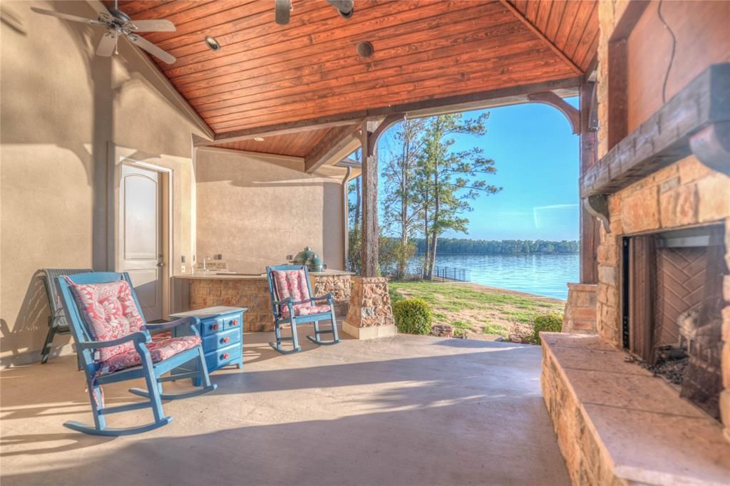 Lake conroe retreat custom home in gated island at bentwater for 2 38