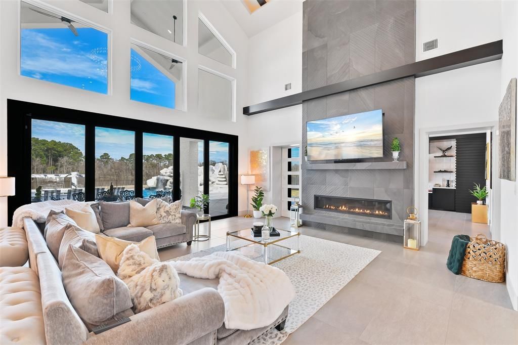 Luxurious lakeside living exquisite modern home in kings lakes estates offered at 2. 1 million 7