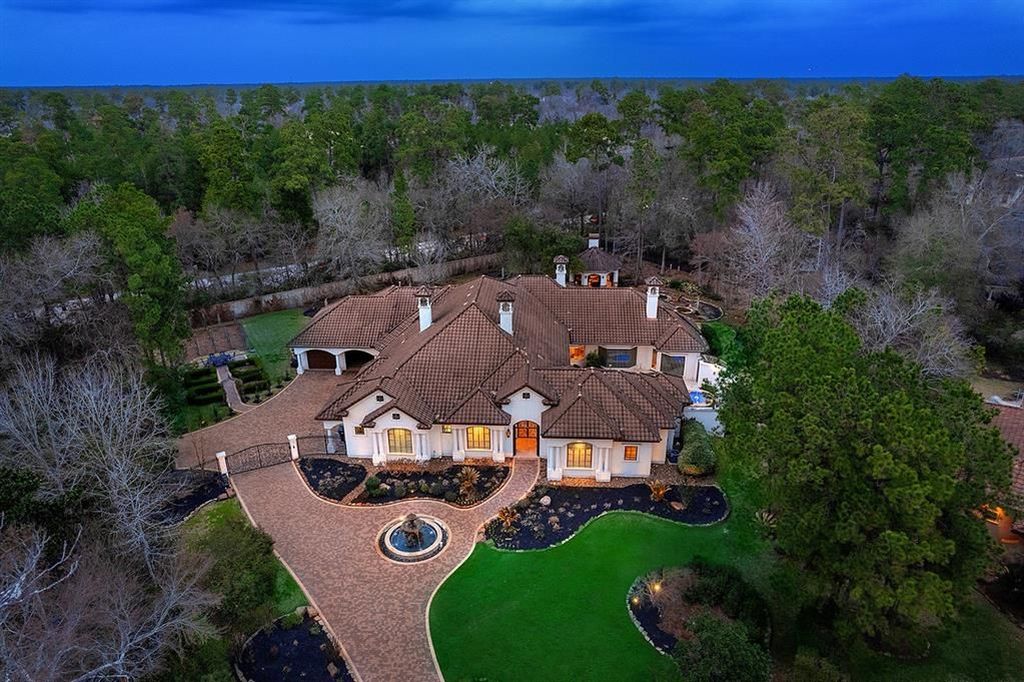 Spectacular Kingman Home in Carlton Woods with World-Class Amenities