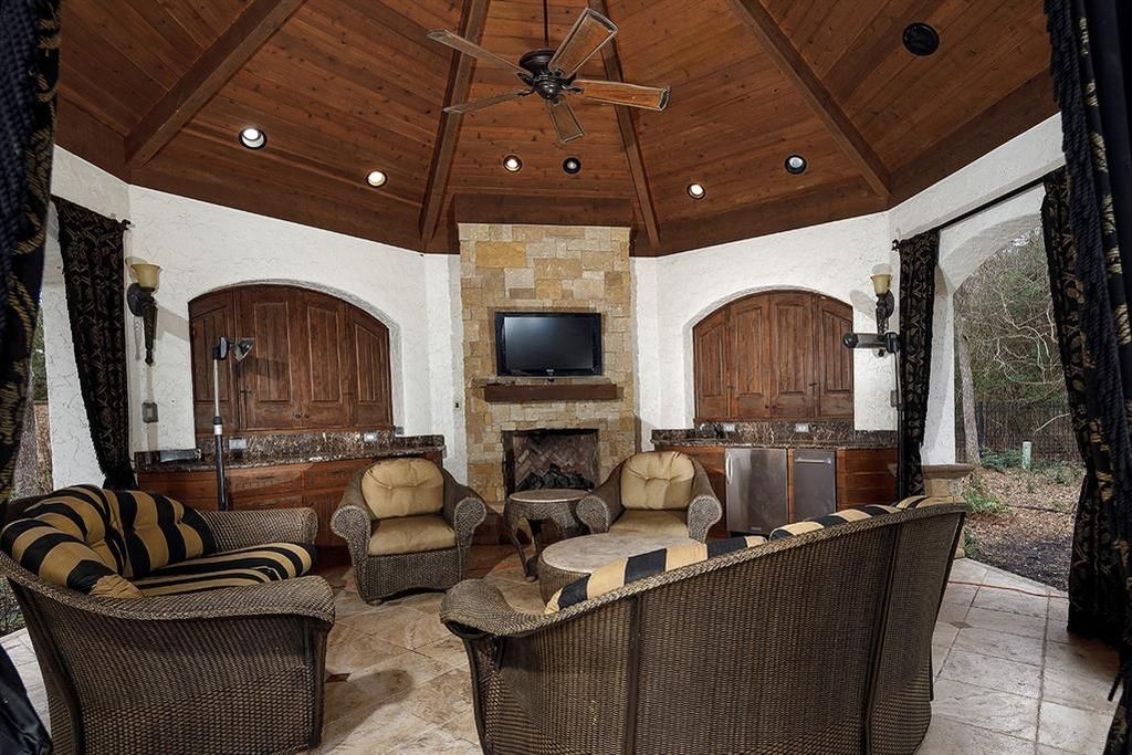 Spectacular kingman home in carlton woods with world class amenities 48