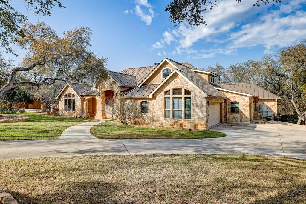 Exquisite Estate Awaits in Gated Rockwall Ranch asks for $949,900