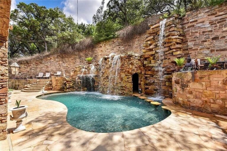 Exclusive Retreat in Westlake Hills: Luxurious Mediterranean Oasis ...