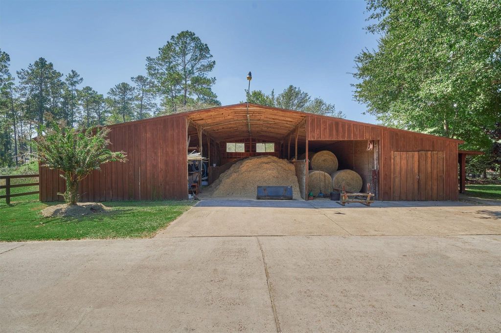 Internationally renowned horse trainer offers exclusive timber ridge farms for 6 million 13