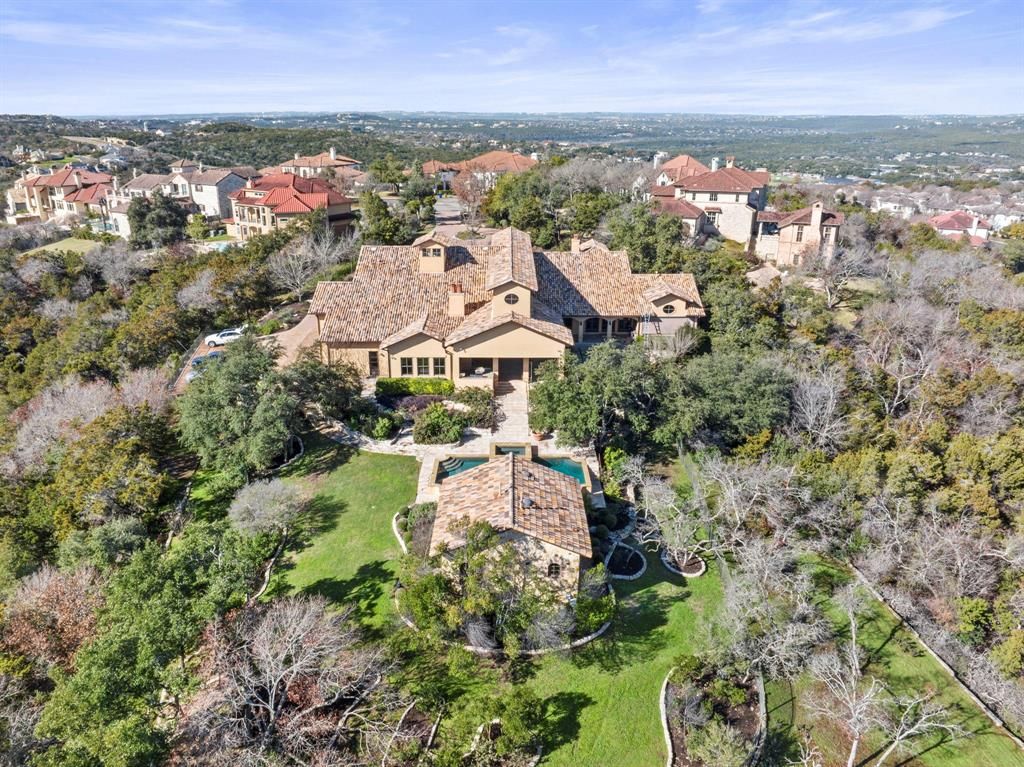Luxurious Estate with Stunning Architecture and Mesmerizing City Vistas Available for $6.2 Million