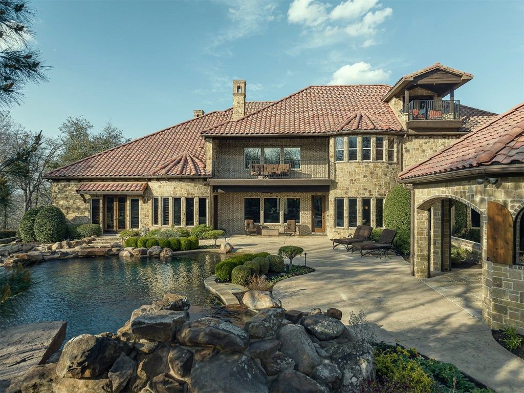 Secluded luxury a unique retreat on 3 acres offered at 5. 995 million 9